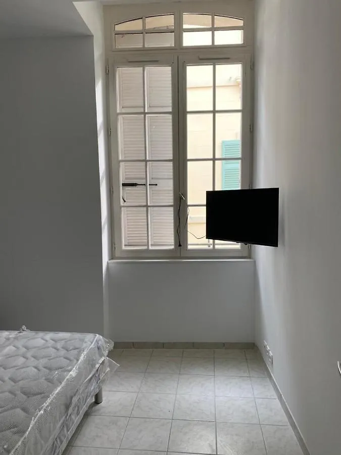 Five Stars C6 Aparthotel Marseille