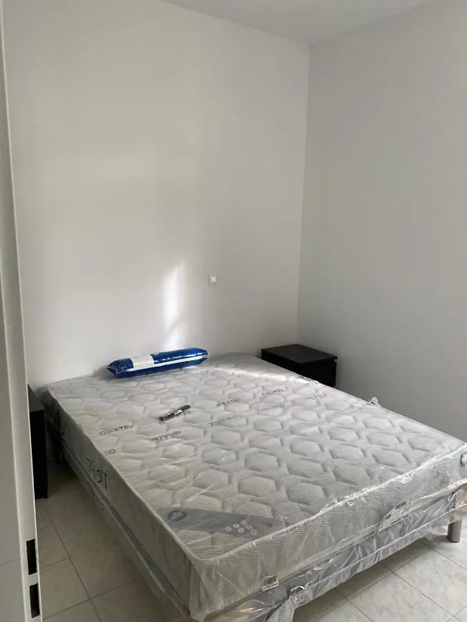 Five Stars C6 Aparthotel Marseille 0*,